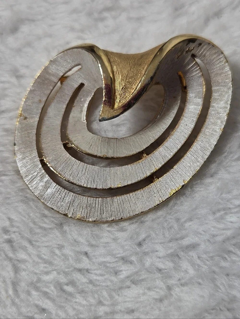 Vintage Jonette Jewelry (JJ) abstract swirl brooch Costume Jewelry Betw 50s-70s